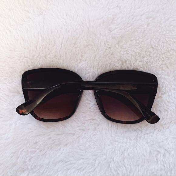 Giselle Black & Brown Oversized Cat Eye Sunglasses - Picture 10 of 11